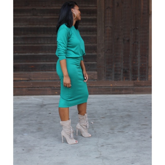 Meet Your Posher! - Picture 5 of 6